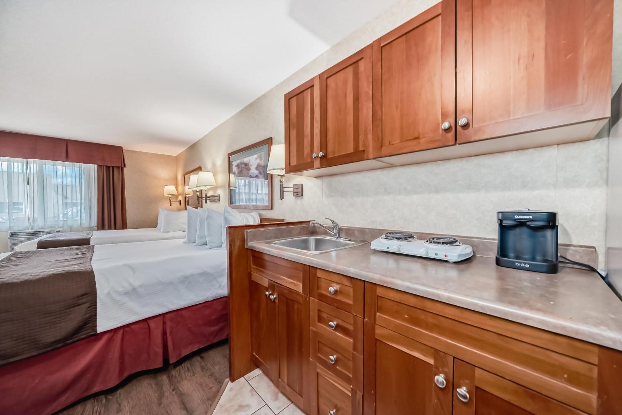 Stony Plain Inn & Suites Dış mekan fotoğraf