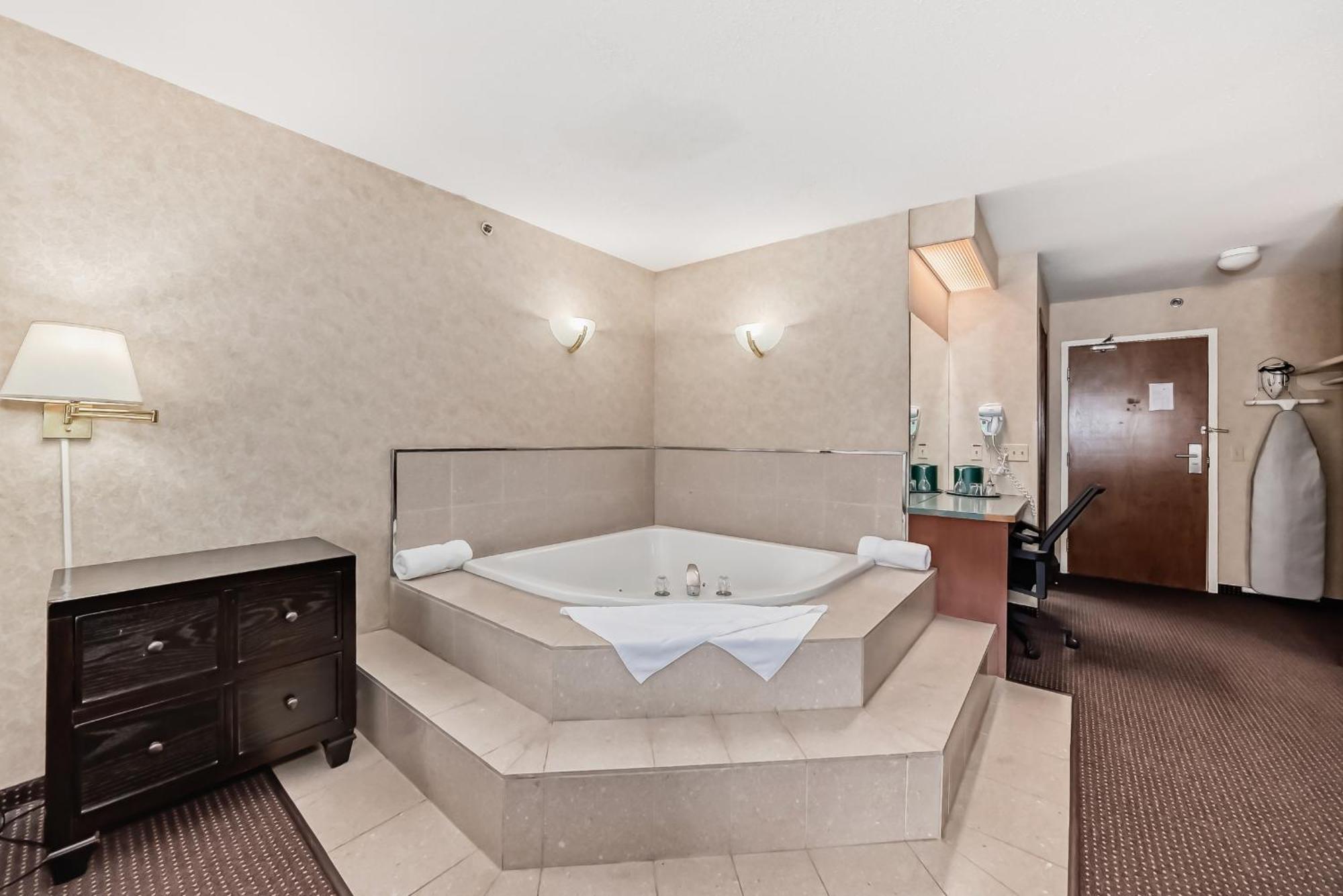 Stony Plain Inn & Suites Dış mekan fotoğraf