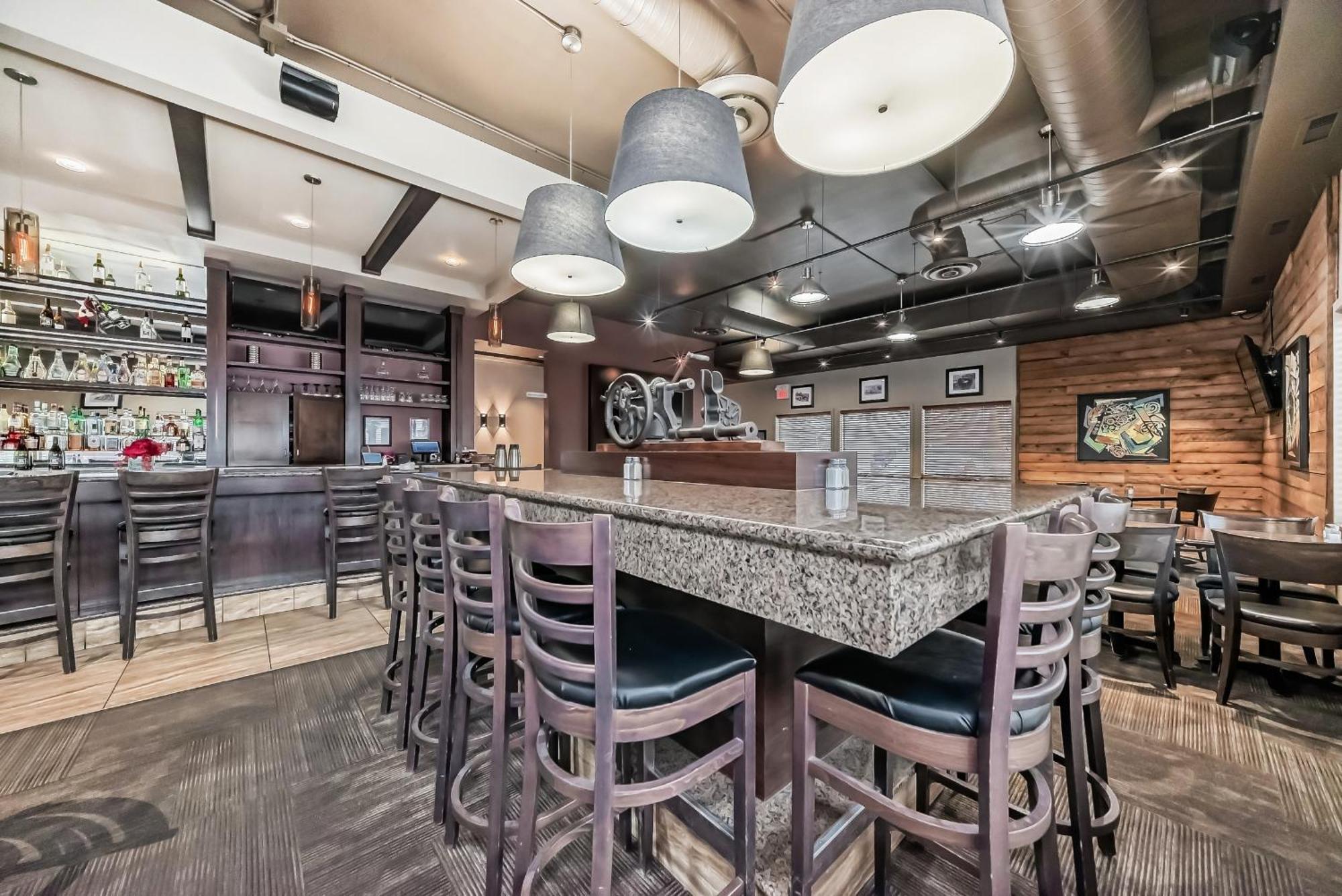 Stony Plain Inn & Suites Dış mekan fotoğraf