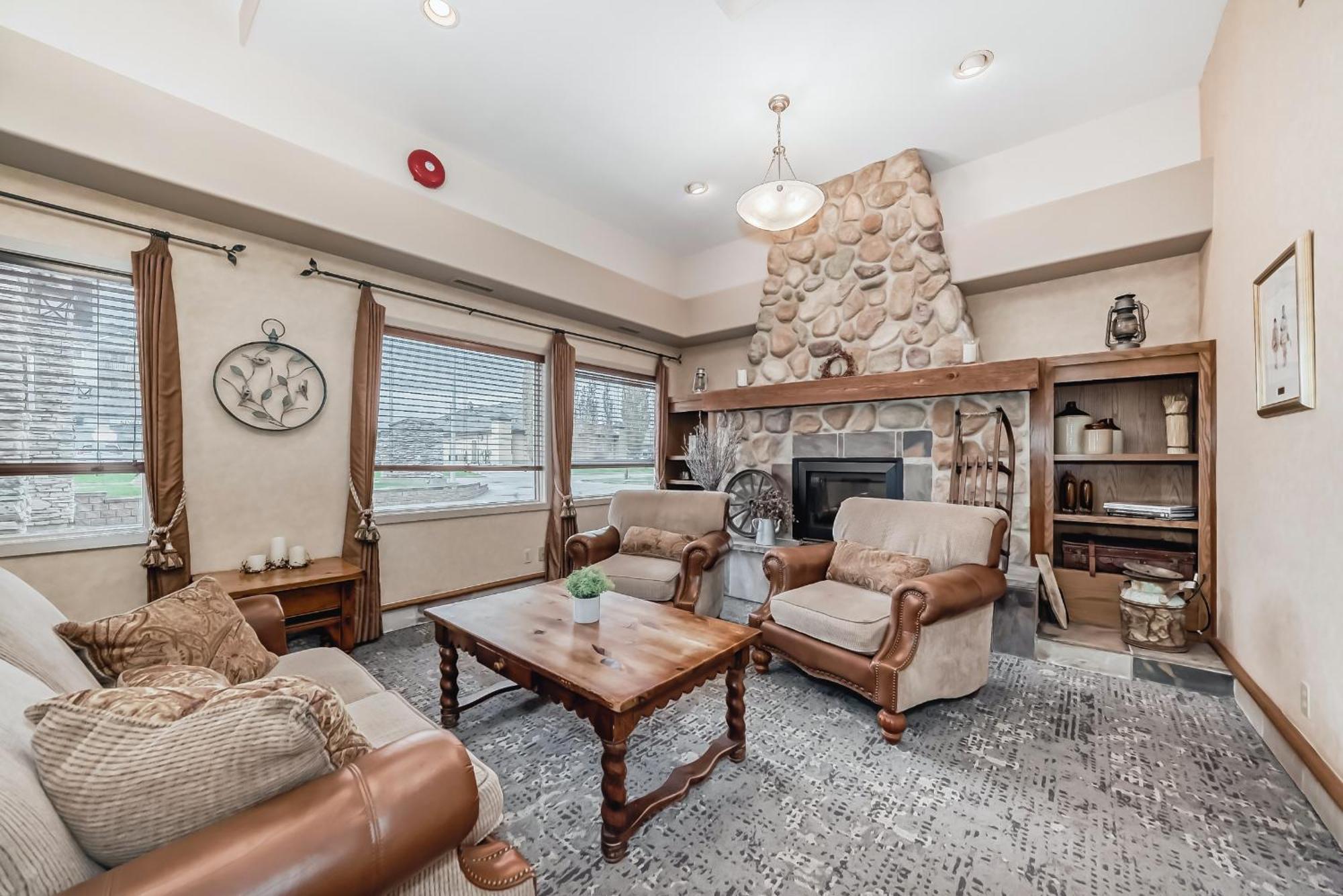Stony Plain Inn & Suites Dış mekan fotoğraf